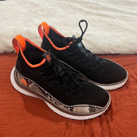 Under Armour Other - Under armour curry basketball shoes like new men’s 8.5